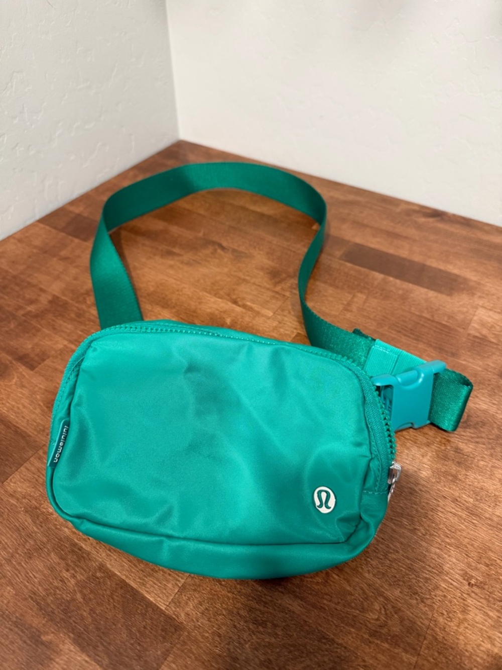 Lululemon Kelly Green Belt Bag